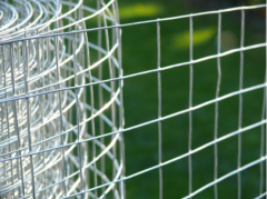 Simple welded mesh fencing