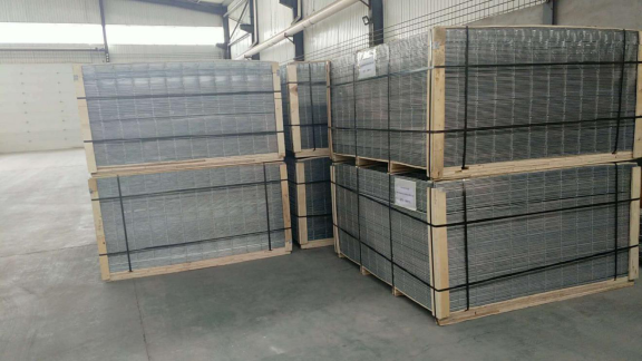 Galvanized welded wire mesh panel