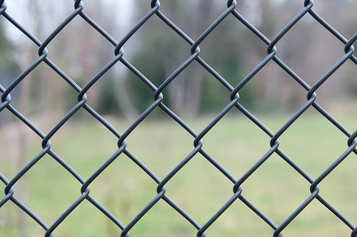 Decorative chain link fence Weaving and characteristics