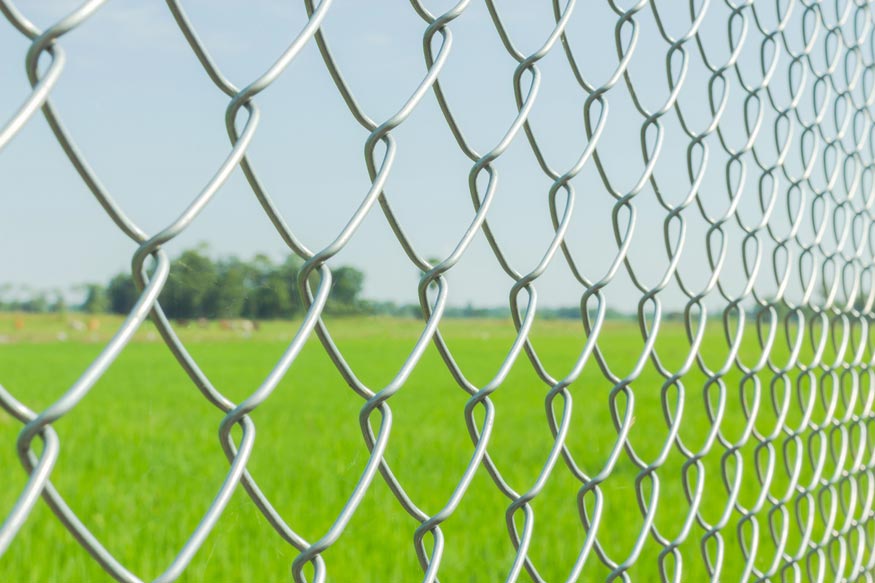 Features of hot-dip galvanized wire chain link fence