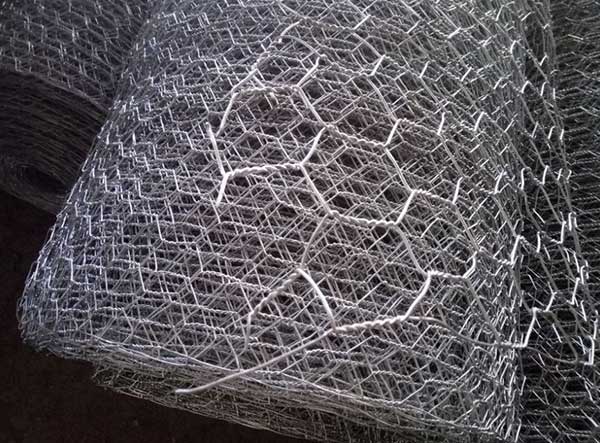 Hexagonal wire netting