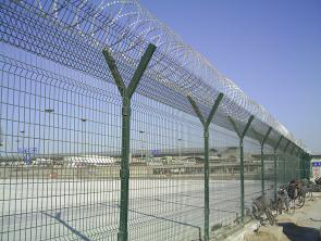 Widely usage for 3D welded triangle fence