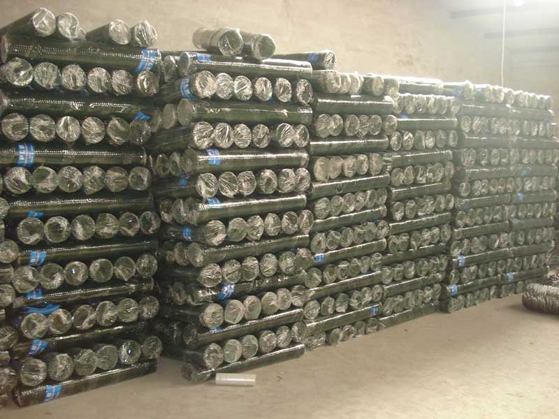 Features of hot-dipped galvanized welded wire mesh