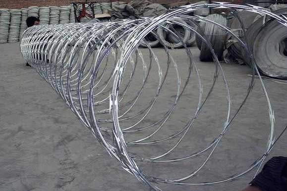 How to prolong the service life of razor barbed wire?