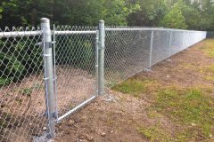 What are the characteristics of the stadium fence