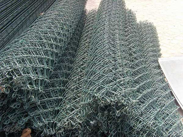 Basic description of woven mesh (chain link fence)