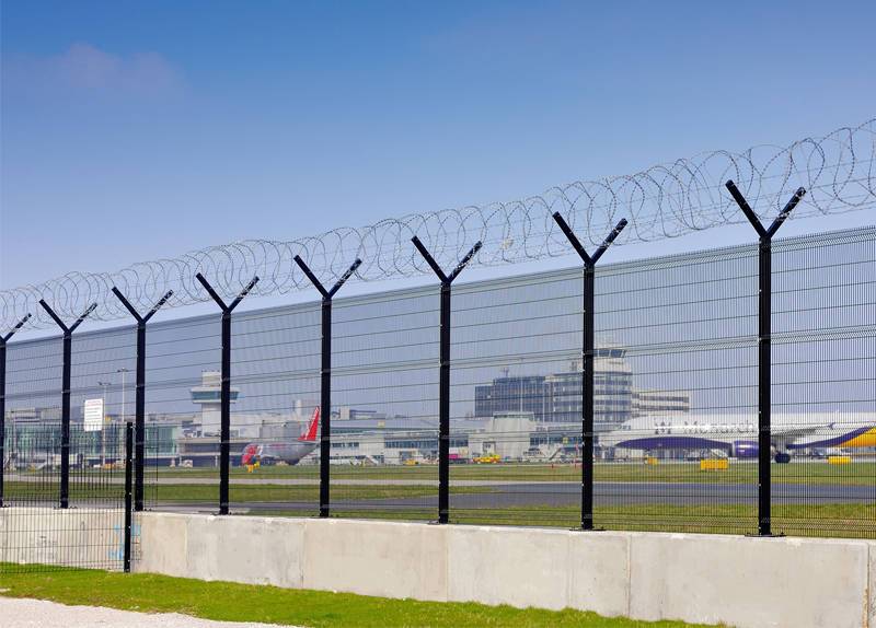 qunkun metal fence manufacturer introduces airport fence