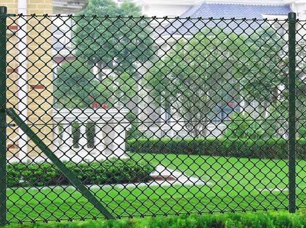 Primary design for chain link fence