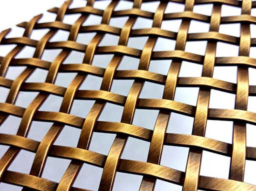 Electrolytic polishing of metal decorative mesh curtain surface