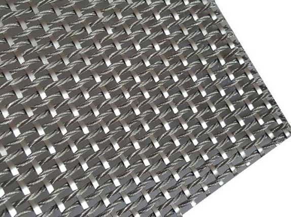 Electrolytic polishing of metal decorative mesh curtain surface