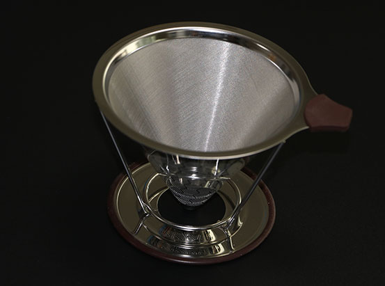 How to clean the metal mesh coffee filter