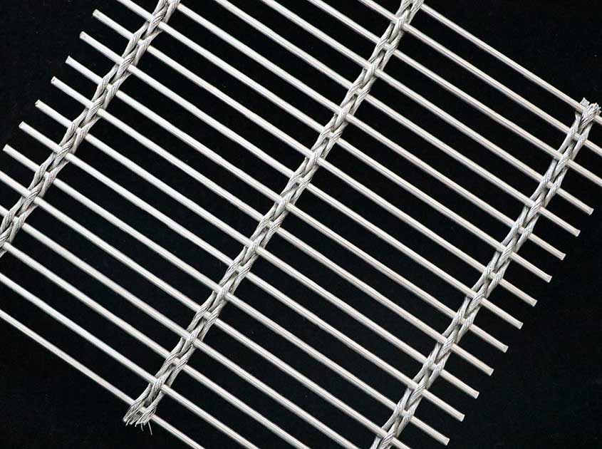 What are the advantages of metal decorative mesh?