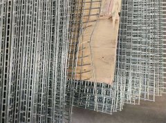 Wide application of welded mesh: fences, guardrails and filtration and other fields