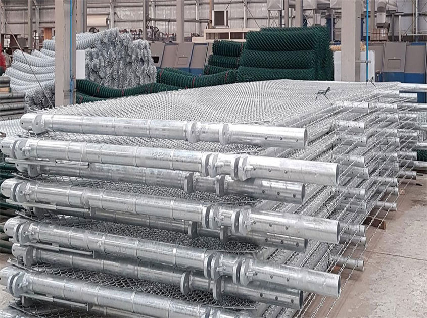 Diverse applications of galvanized wire mesh: fencing, guardrails and filtration and many other fields