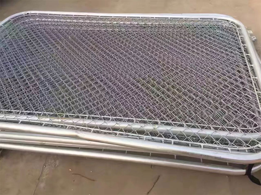 Diverse applications of galvanized wire mesh: fencing, guardrails and filtration and many other fields