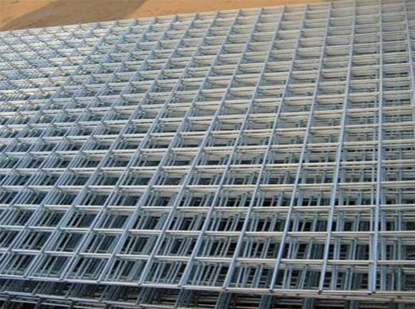 Durable, wind-resistant welded mesh panels: ideal for harsh weather conditions