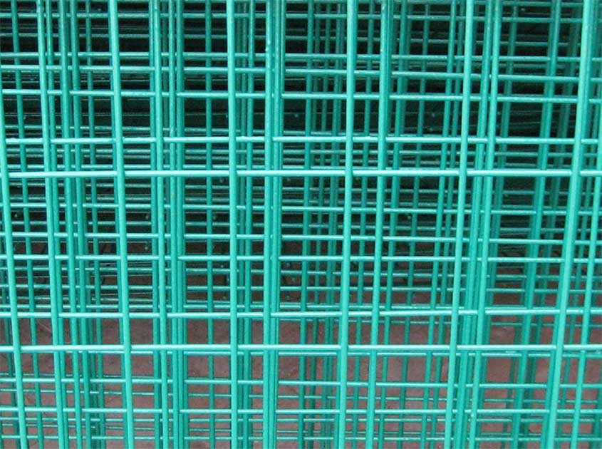 Durable, wind-resistant welded mesh panels: ideal for harsh weather conditions