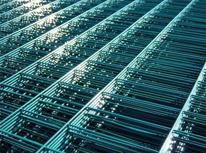 Durable, wind-resistant welded mesh panels: ideal for harsh weather conditions