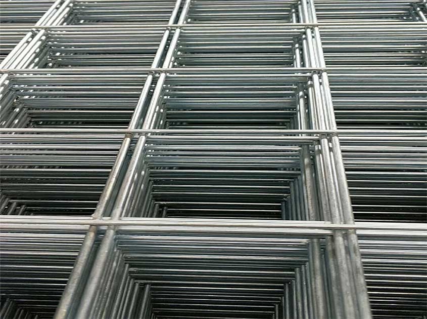 Safe and reliable welded mesh panels: the best choice to protect your property and personnel safety