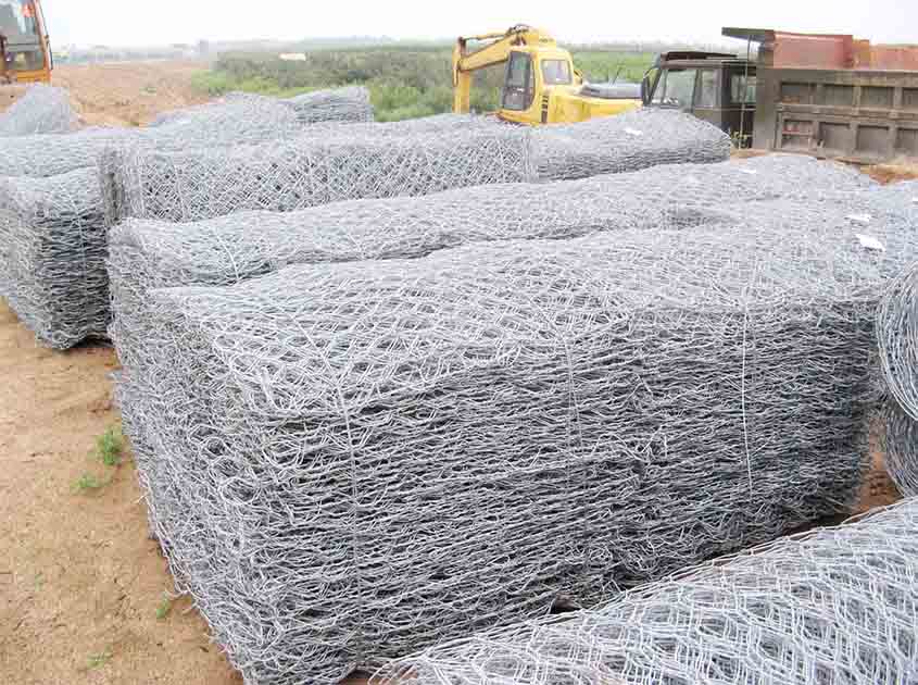 Difference Between Chicken Wire Mesh vs. Welded Wire Mesh