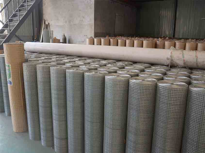 Welded Wire Mesh Rolls: The Versatile Solution for Fencing and Construction Projects