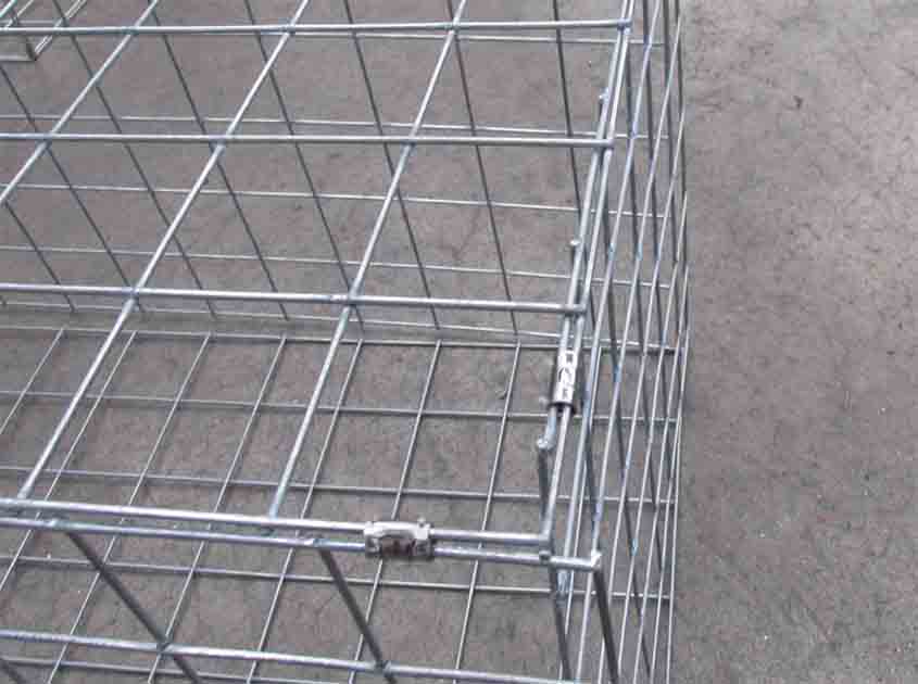 Can galvanized wire mesh be painted or coated for aesthetic purposes