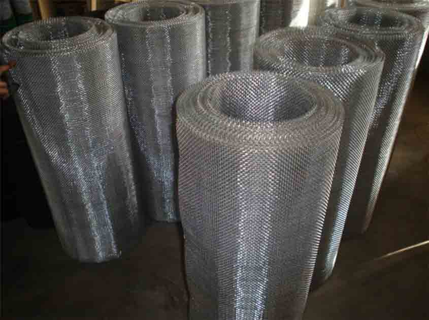 What Are the Factors to Consider When Choosing the Right Wire Diameter for Stainless Steel Wire Mesh