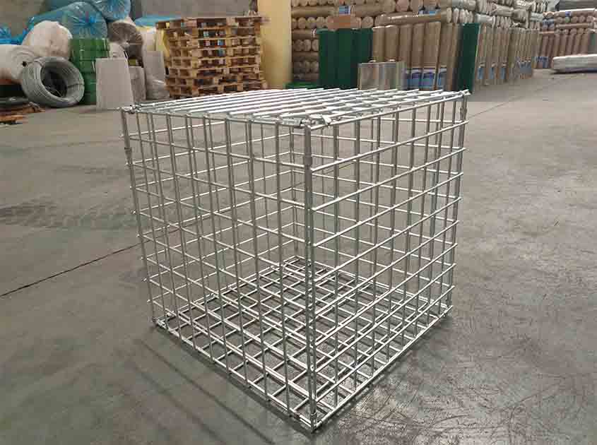 Is galvanized wire mesh suitable for constructing security fences