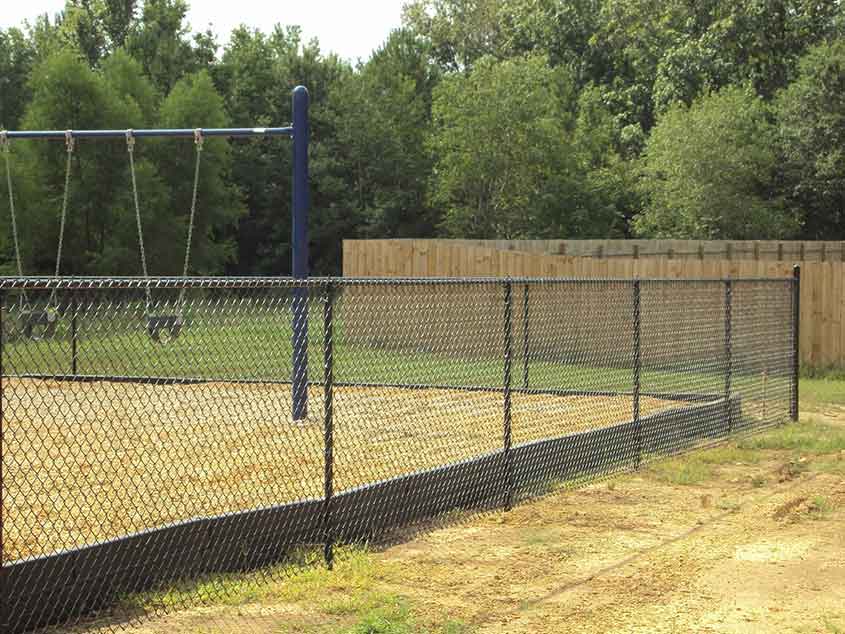 Choosing the Right Chain Link Mesh for Agricultural Enclosures